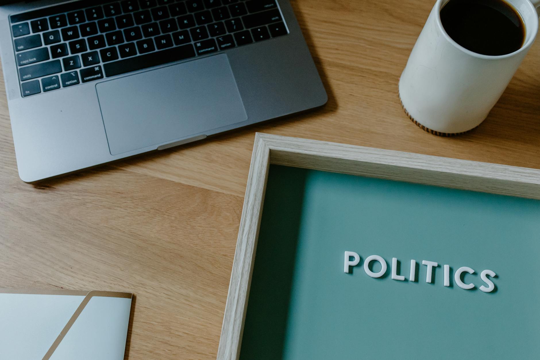 Peta politik dunia menampilkan distribusi kekuatan dan wilayah negara