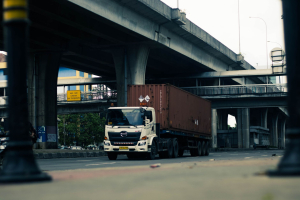 Mengoptimalkan Logistik Nasional Efisien Melalui Analisis Kasus Distribusi Produk Lokal